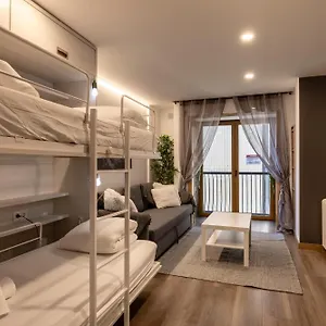 Sky. Pas Frente De Pistas - Wifi+netflix Apartamento